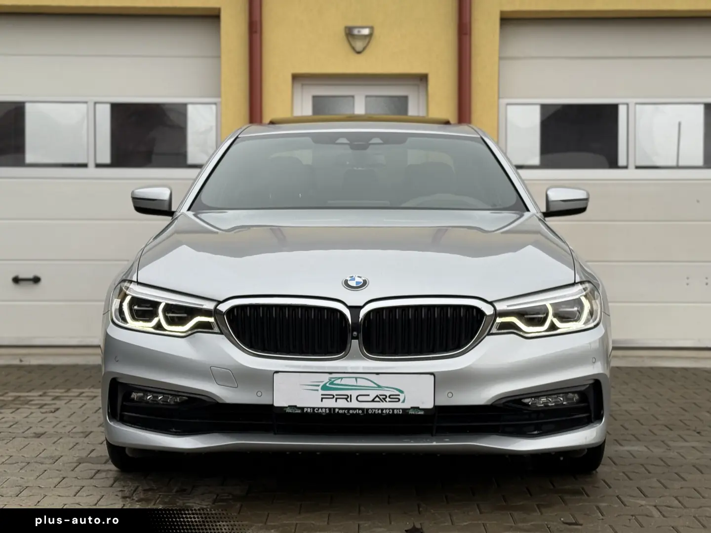 BMW Seria 5 G30 - 2.0d   Automat   Trapa   Camere 360   H&K