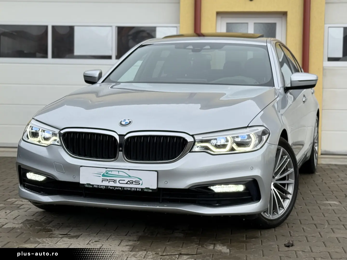 BMW Seria 5 G30 - 2.0d   Automat   Trapa   Camere 360   H&K