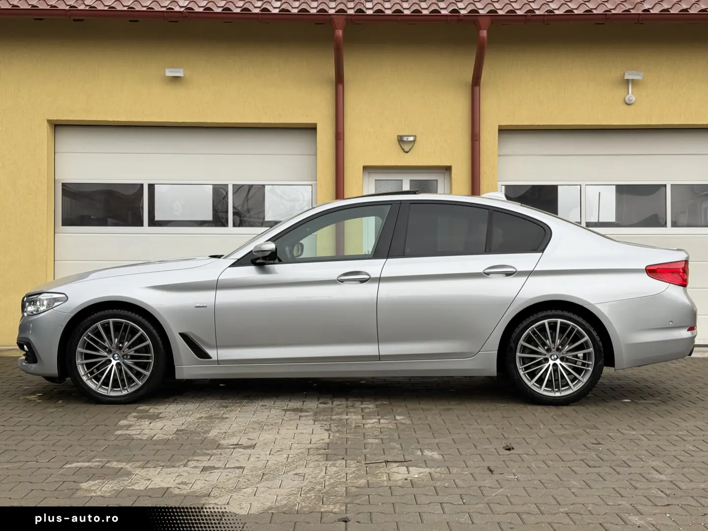 BMW Seria 5 G30 - 2.0d   Automat   Trapa   Camere 360   H&K