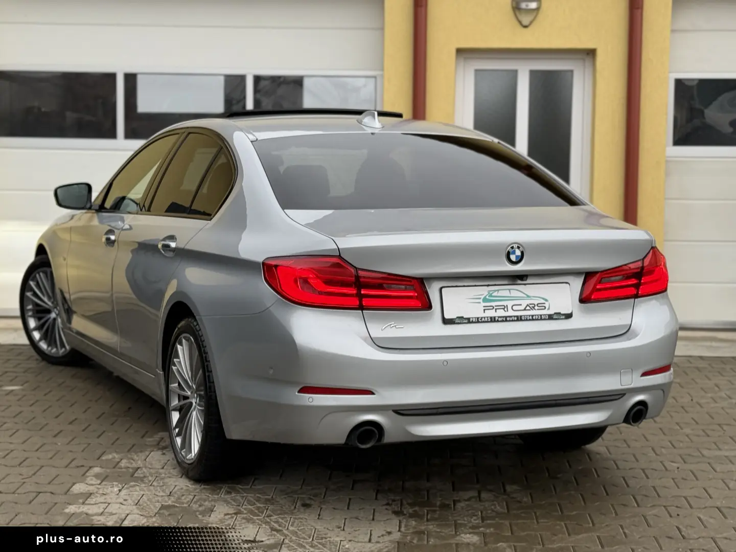 BMW Seria 5 G30 - 2.0d   Automat   Trapa   Camere 360   H&K