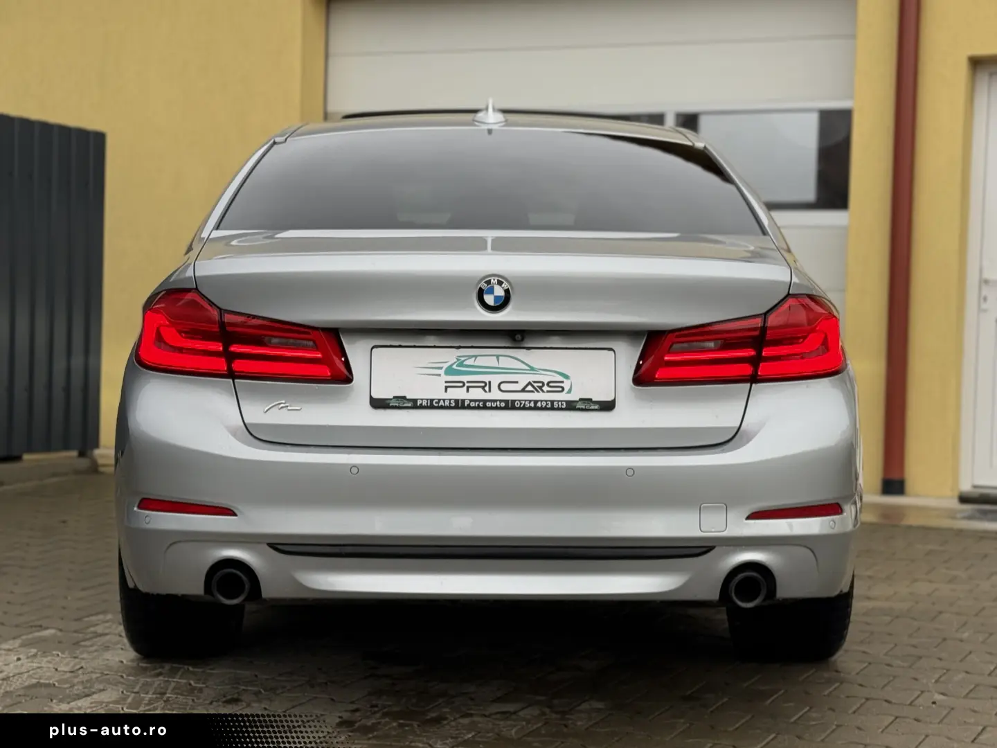 BMW Seria 5 G30 - 2.0d   Automat   Trapa   Camere 360   H&K