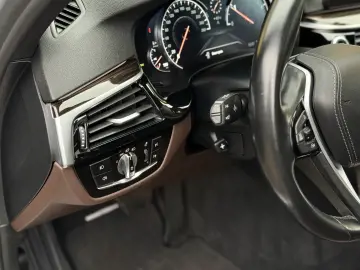 BMW Seria 5 G30 - 2.0d   Automat   Trapa   Camere 360   H&K