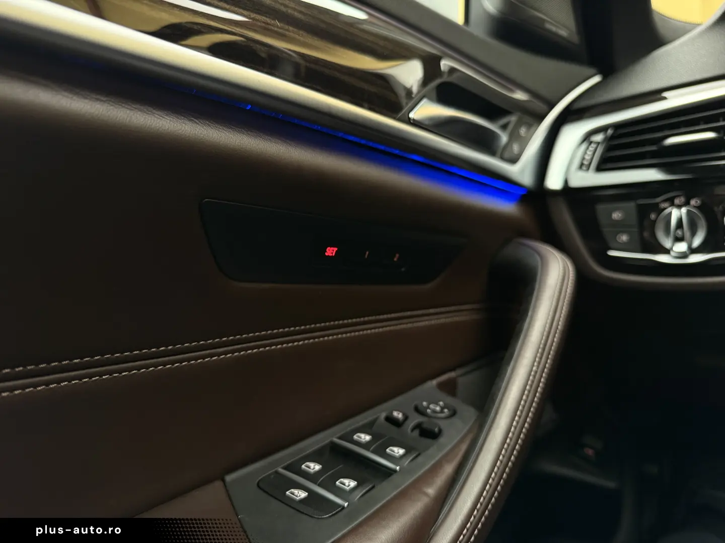 BMW Seria 5 G30 - 2.0d   Automat   Trapa   Camere 360   H&K