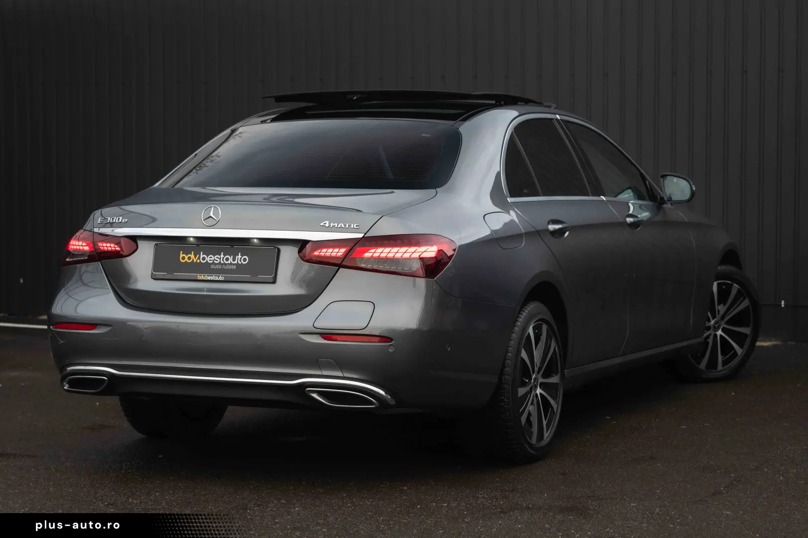 Mercedes-Benz E300 e 4Matic 9G-TRONIC Avantgarde