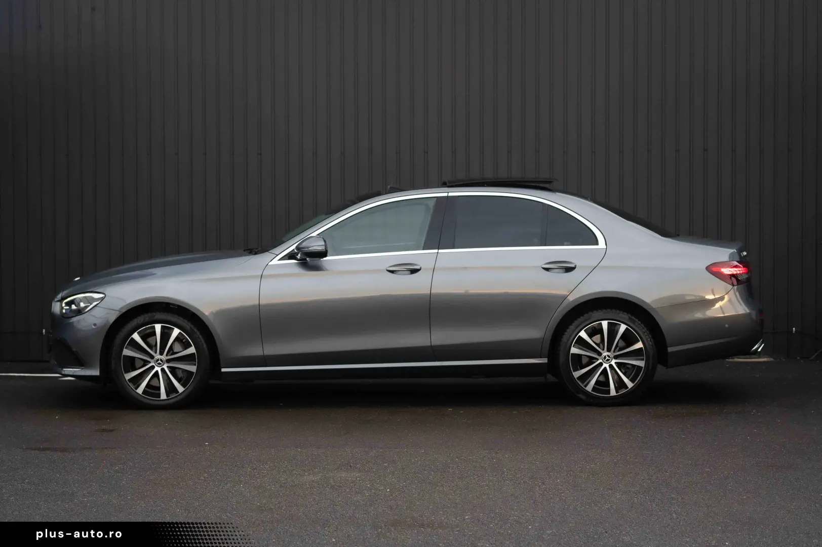 Mercedes-Benz E300 e 4Matic 9G-TRONIC Avantgarde