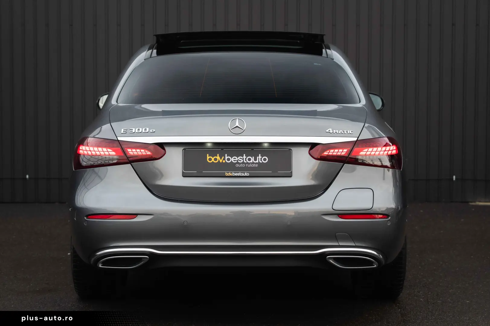 Mercedes-Benz E300 e 4Matic 9G-TRONIC Avantgarde