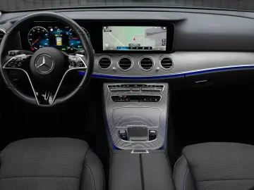 Mercedes-Benz E300 e 4Matic 9G-TRONIC Avantgarde