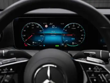 Mercedes-Benz E300 e 4Matic 9G-TRONIC Avantgarde