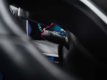 Mercedes-Benz E300 e 4Matic 9G-TRONIC Avantgarde