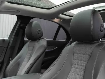 Mercedes-Benz E300 e 4Matic 9G-TRONIC Avantgarde