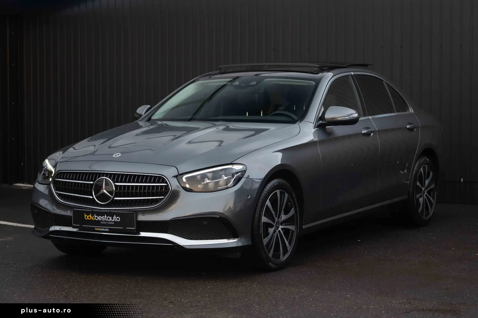 Mercedes-Benz E300 e 4Matic 9G-TRONIC Avantgarde