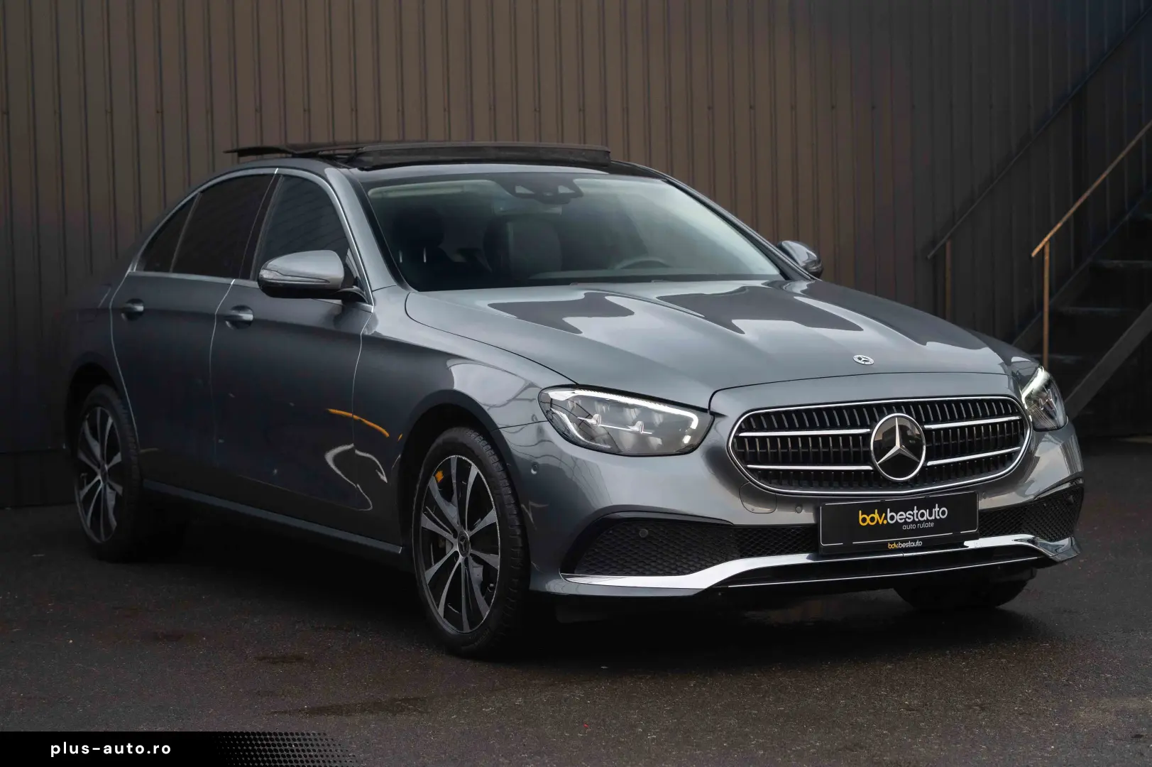 Mercedes-Benz E300 e 4Matic 9G-TRONIC Avantgarde