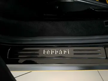 FERRARI SF90 Stradale      Ferrari Frankfurt
