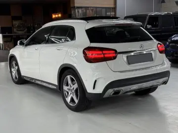 Mercedes-Benz GLA 200 AMG LINE