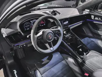 PORSCHE Panamera GTS Matrix Carbon InnoDrive Standheiz.