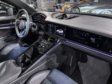 PORSCHE Panamera GTS Matrix Carbon InnoDrive Standheiz.