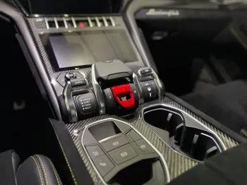 LAMBORGHINI Urus 4.0 V8 Performante CARBON BANG&OLUFSEN 23