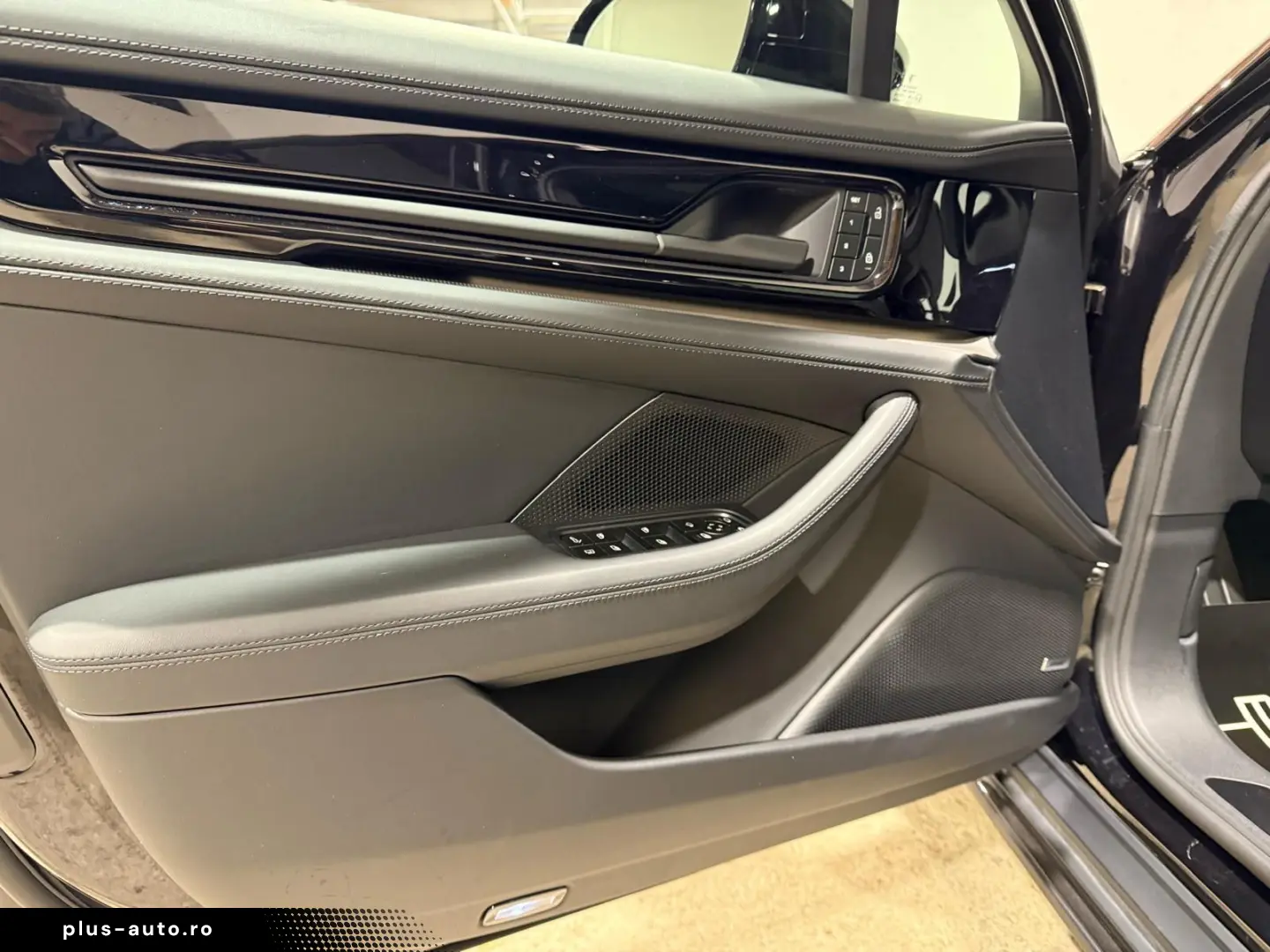 PORSCHE Panamera Turbo E-Hybrid