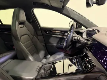 PORSCHE Panamera Turbo E-Hybrid
