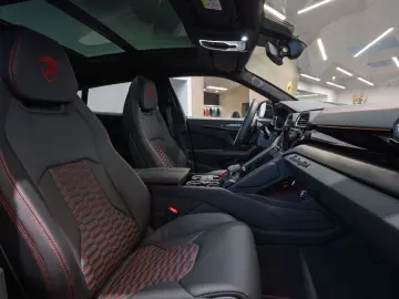 LAMBORGHINI Urus S 4.0 V8