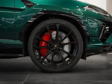 LAMBORGHINI Urus S 4.0 V8