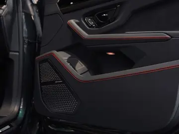 LAMBORGHINI Urus S 4.0 V8