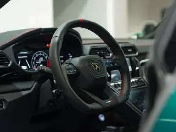 LAMBORGHINI Urus S 4.0 V8