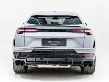 LAMBORGHINI Urus S Bang&Olufsen Panorama Qcittura