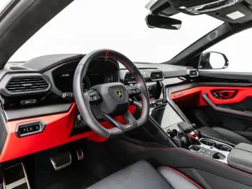 LAMBORGHINI Urus S Bang&Olufsen Panorama Qcittura