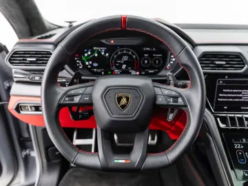 LAMBORGHINI Urus S Bang&Olufsen Panorama Qcittura