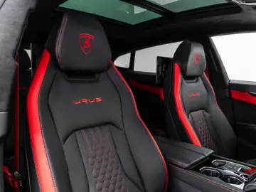 LAMBORGHINI Urus S Bang&Olufsen Panorama Qcittura