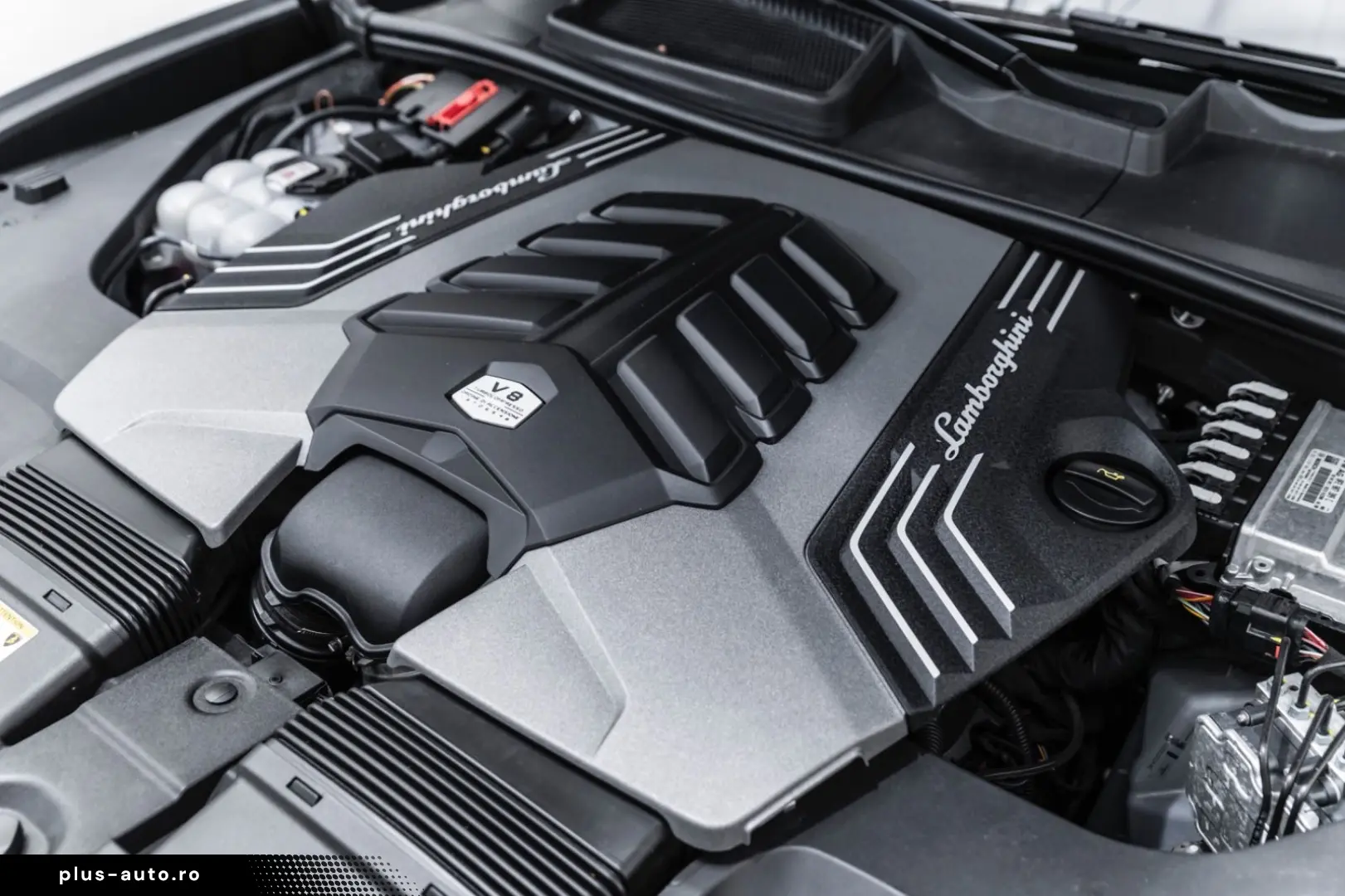 LAMBORGHINI Urus S Bang&Olufsen Panorama Qcittura