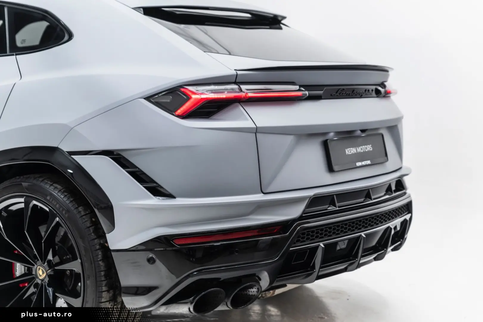 LAMBORGHINI Urus S Bang&Olufsen Panorama Qcittura