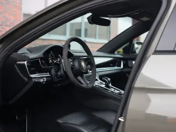 PORSCHE Panamera Sport Turismo 4 E-Hybrid   PASM - BOSE