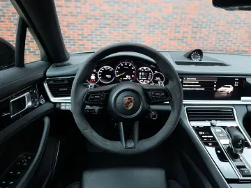 PORSCHE Panamera Sport Turismo 4 E-Hybrid   PASM - BOSE