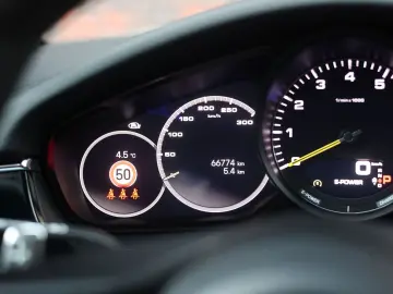 PORSCHE Panamera Sport Turismo 4 E-Hybrid   PASM - BOSE