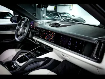 PORSCHE Cayenne S COUPE E-HYBRID SPORTDESIGN DISPLAY PPF