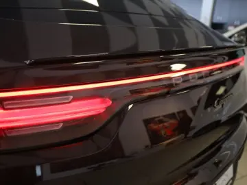 PORSCHE Cayenne Coupe E-Hybrid Platinum Edition