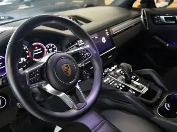 PORSCHE Cayenne Coupe E-Hybrid Platinum Edition