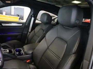 PORSCHE Cayenne Coupe E-Hybrid Platinum Edition