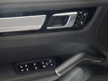 PORSCHE Cayenne Coupe E-Hybrid Platinum Edition