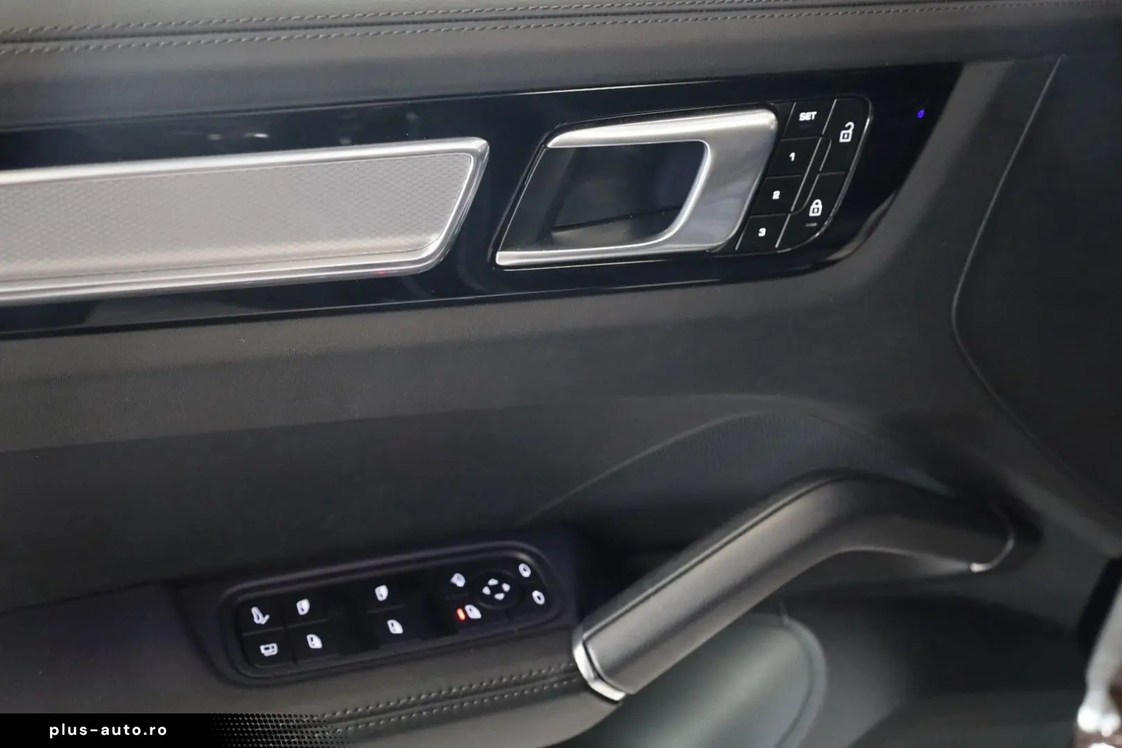 PORSCHE Cayenne Coupe E-Hybrid Platinum Edition