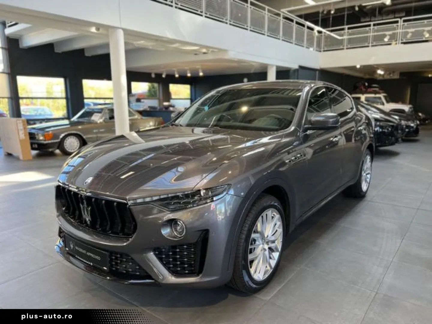 MASERATI Levante Modena MY22  Pano  Assistenten Navi LED