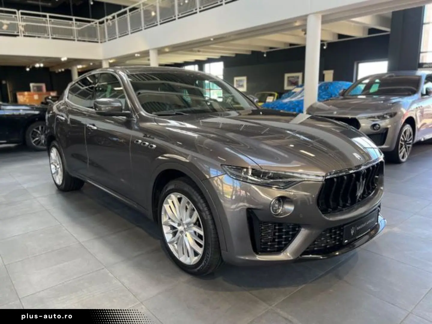 MASERATI Levante Modena MY22  Pano  Assistenten Navi LED