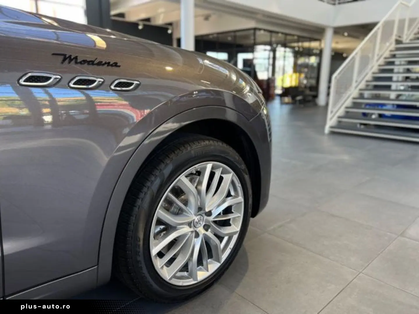 MASERATI Levante Modena MY22  Pano  Assistenten Navi LED