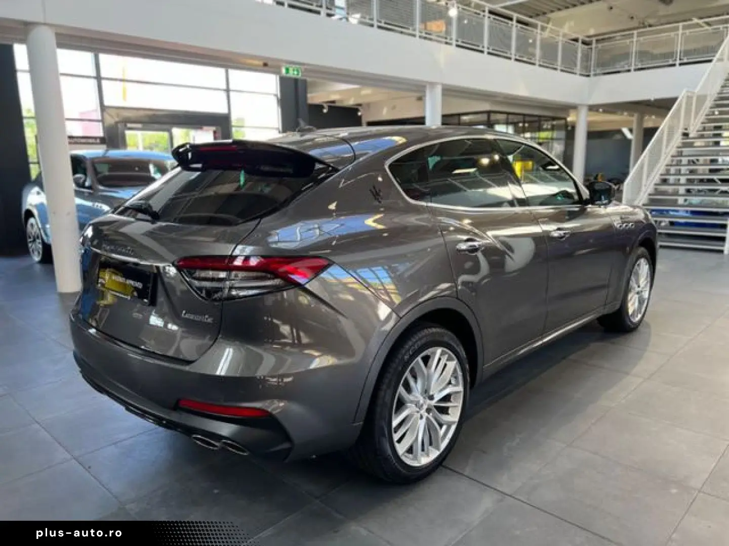 MASERATI Levante Modena MY22  Pano  Assistenten Navi LED