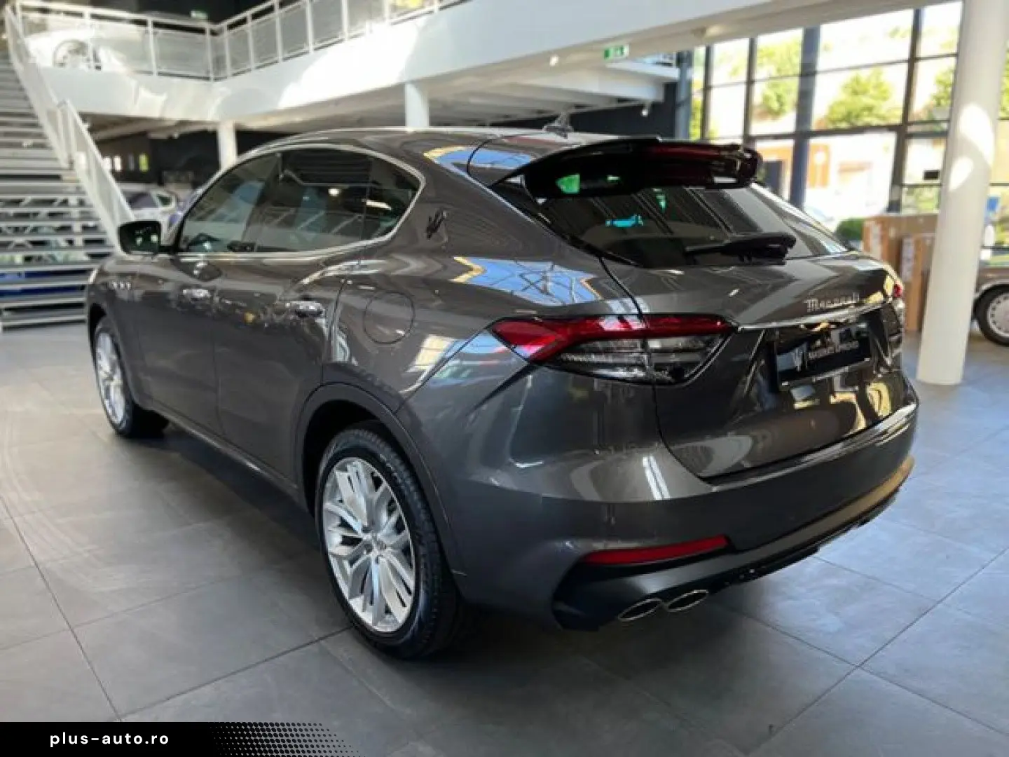MASERATI Levante Modena MY22  Pano  Assistenten Navi LED
