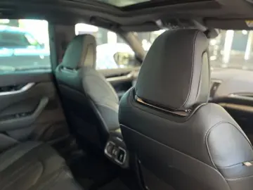 MASERATI Levante Modena MY22  Pano  Assistenten Navi LED