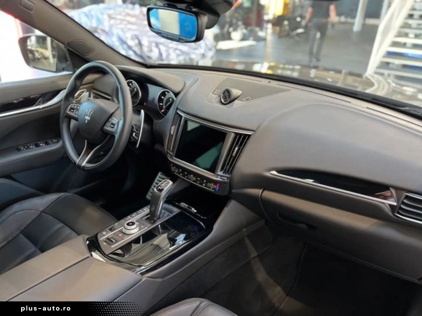 MASERATI Levante Modena MY22  Pano  Assistenten Navi LED