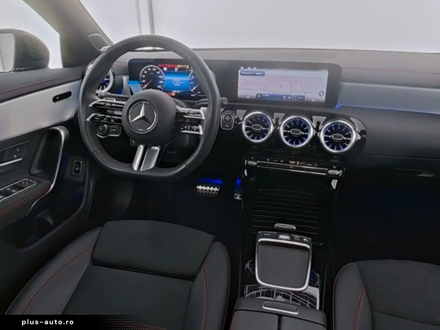 MERCEDES-BENZ CLA 200 Coupé AMG Night Pano AHK Burm DISTR 19